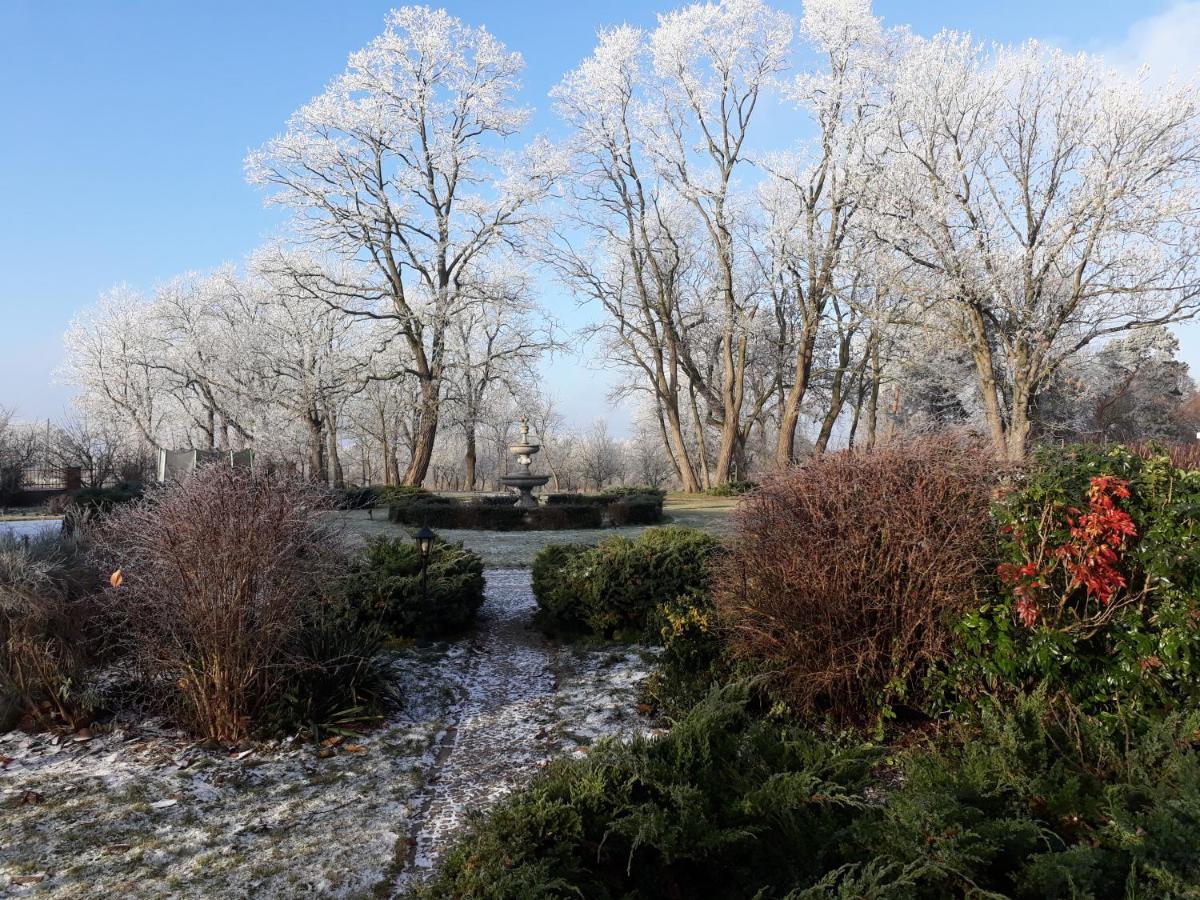 Gospodarstwo Agroturystyczne Dworek Janowicki Kazimierzewo Bagian luar foto